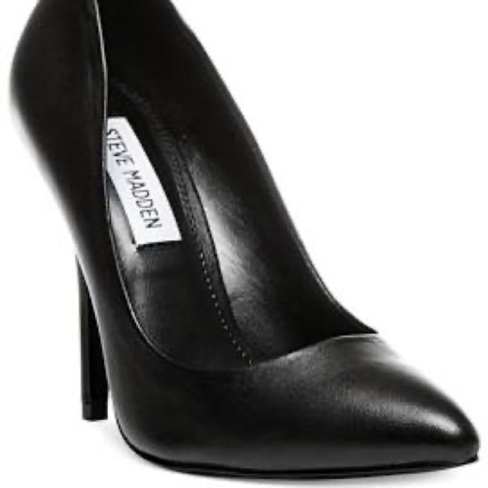 Steve Madden Galleryy Leather Pointed Pumps